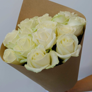 15 белых роз Россия, 60 см