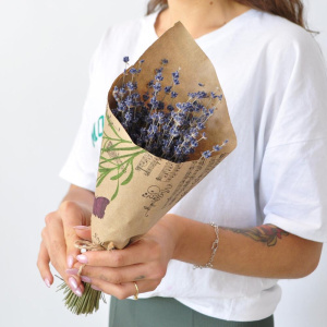 Лаванда, букетик в крафте