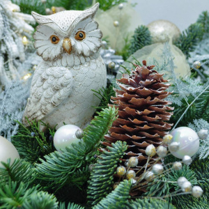 Новогодняя композиция из нобилиса со свечами «Сова из Сказки»