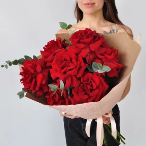 Новинка! Бархатные французские розы для любимой с эвкалиптом, 7 штучек