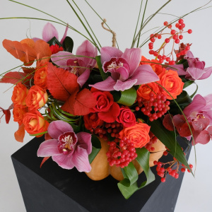 Цветы в тыкве! Тыква с орхидеями, розами и калиной