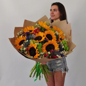 Огромный букет с подсолнухами «Ты моё Счастье!»