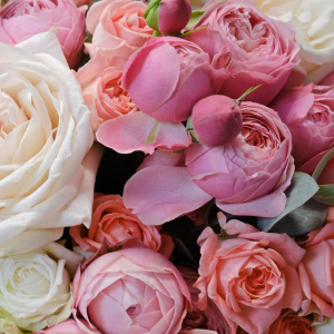 Пионовидные розы в нежном букете "Ты - моя Весна"