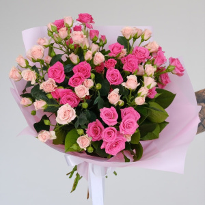 Кустовые розы, 11 штучек с зеленью