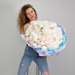 Белые пионы, 101 ароматные и крупные