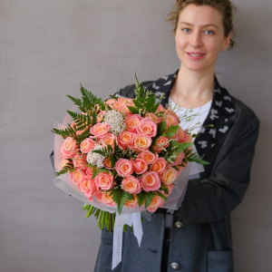 Волшебные персиковые розы, 59 штучек