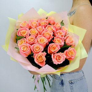 Волшебные персиковые розы 60 см, 25 штучек