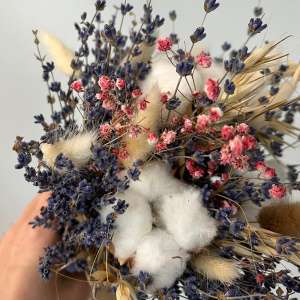 Букет из лаванды с хлопком