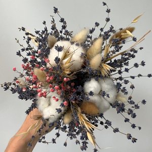 Букет из лаванды с хлопком