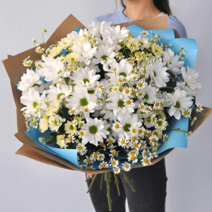 Букет полевой с хризантемой и ромашками "Привет, ромашки!"