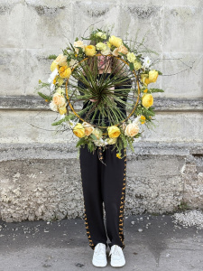 Креативный букет с открытым центром "Яркое поздравление"