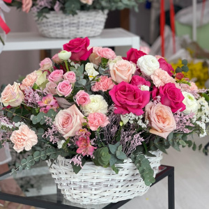 Комната цветов розы и пионы "Единственной и неповторимой"