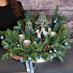 Новогодняя настольная композиция из нобилиса с подсветкой «Сказка о северном олене»